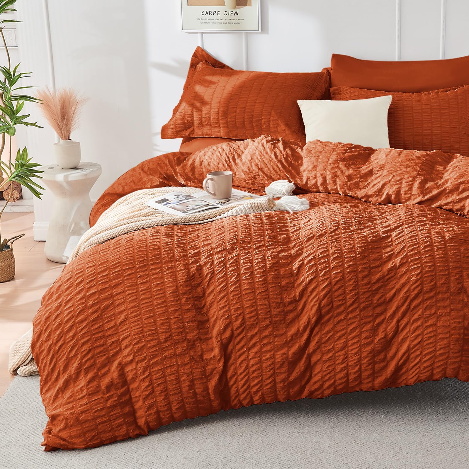 HYMOKEGE Burnt Orange Queen Comforter Seersucker pattern highlighted for wrinkle-resistant style