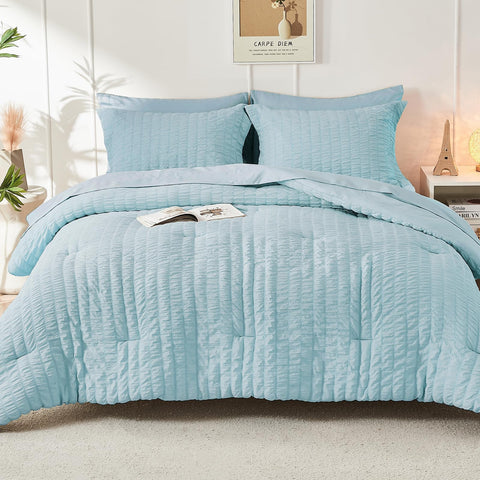 HYMOKEGE Lake Blue all-season comfort in a bed in a bag design