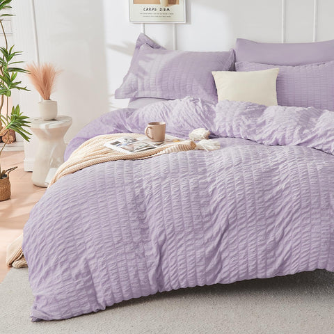 HYMOKEGE Lavender comforter seersucker close-up highlights wrinkle resistance and style