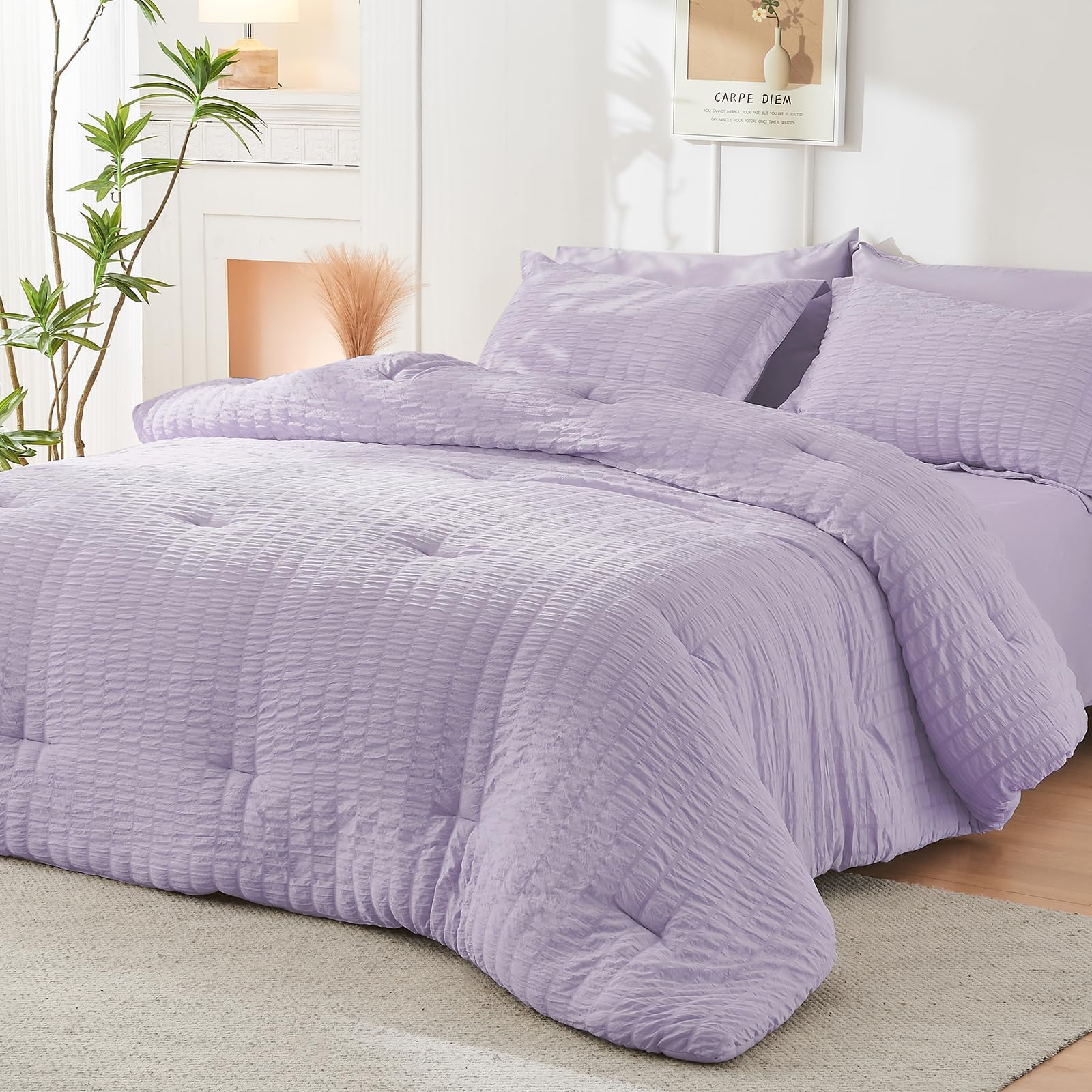 HYMOKEGE Lavender Queen bedding ensemble shown as a cohesive all-season setup.