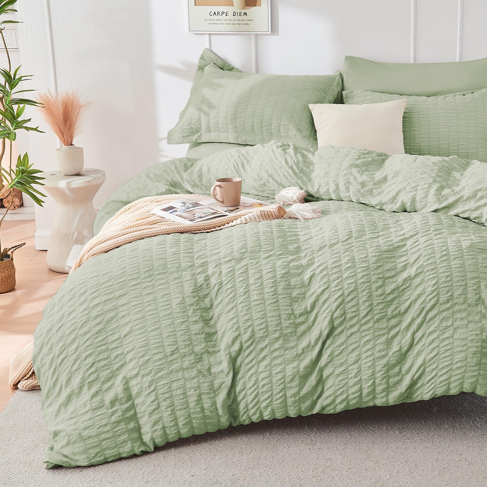 HYMOKEGE queen bed-in-a-bag set with soft microfiber warmth