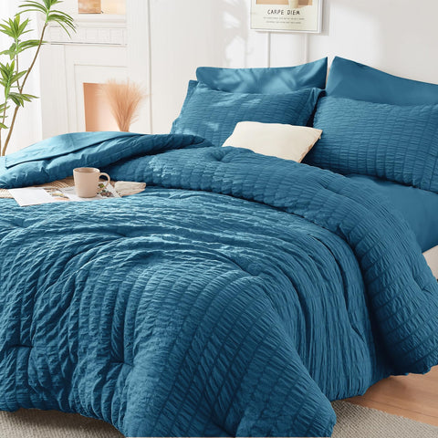 HYMOKEGE Teal Queen comforter seersucker texture adds elegant dimension to your bedroom.