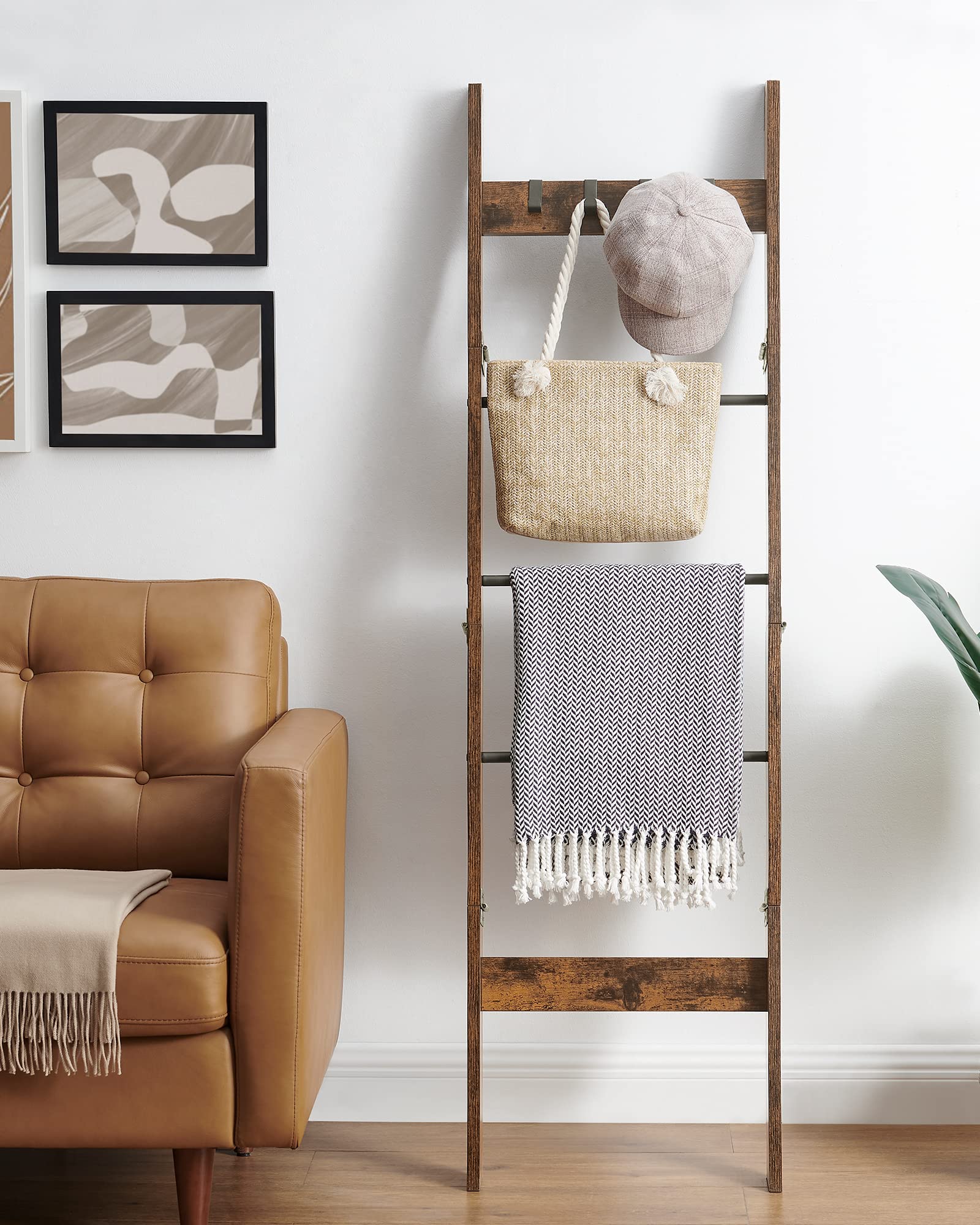 Hzuaneri blanket ladder showing 4 removable hooks for bags and keys