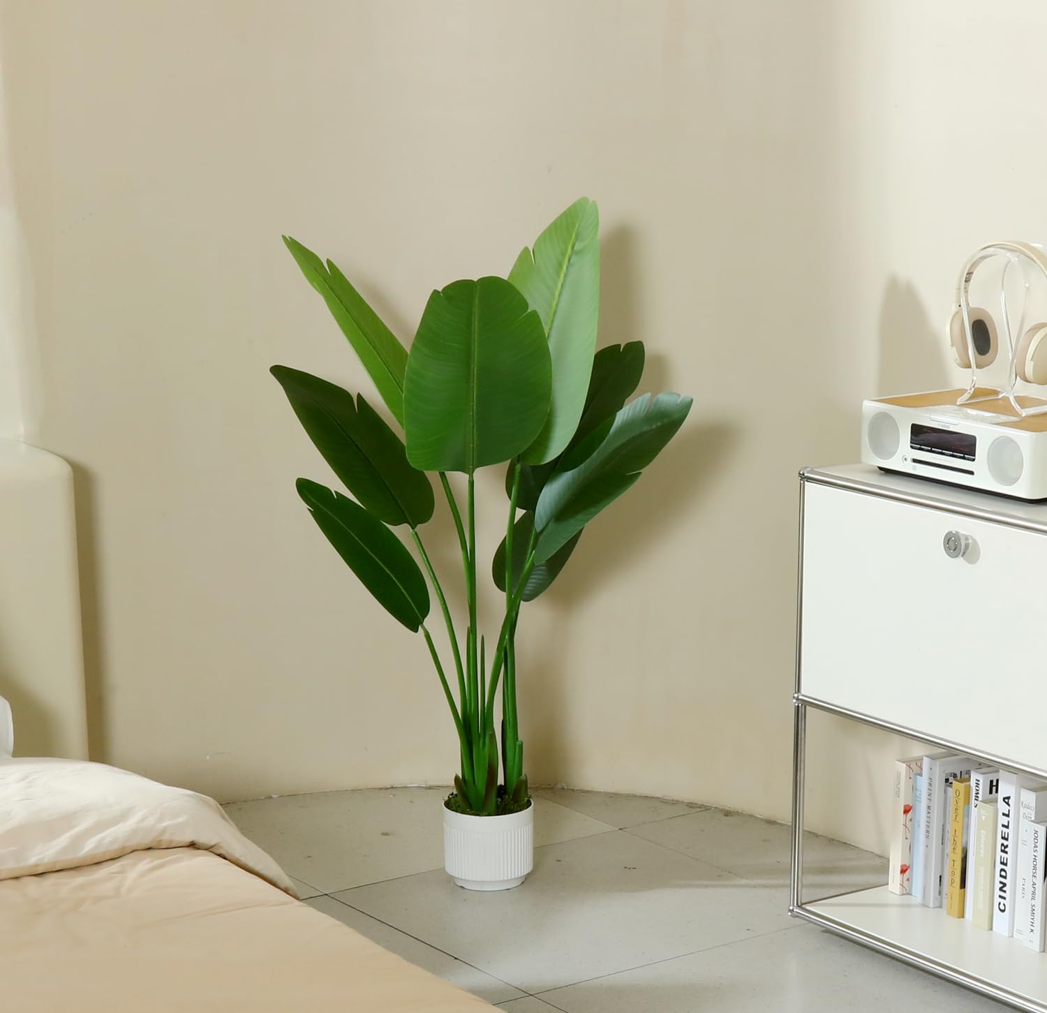 HZXGCP Bird of Paradise sturdy pot base prevents tipping on hard floors.