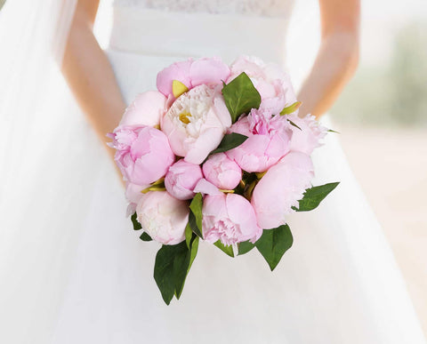ICBOX pink peonies wedding decor inspiration for bouquets and table accents.