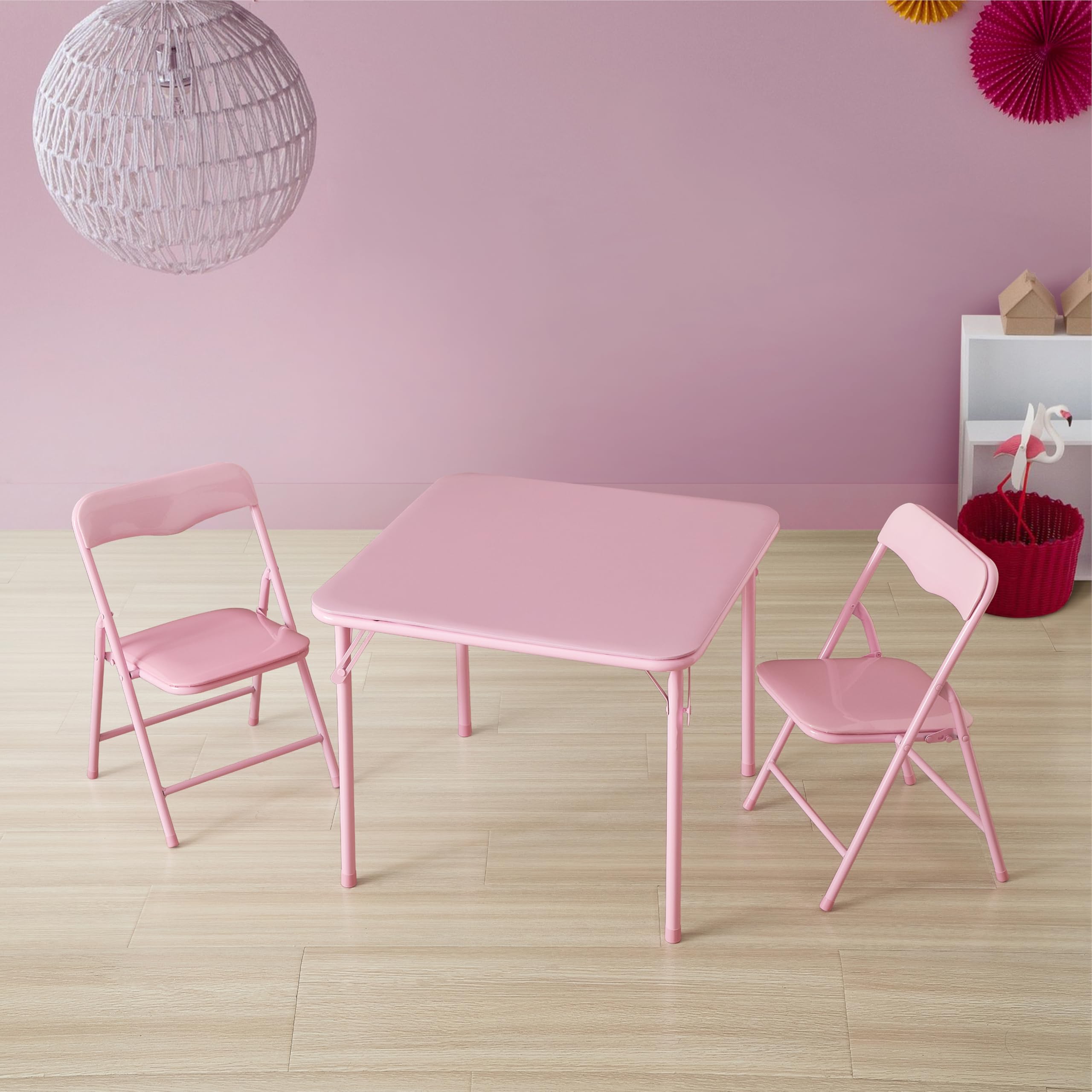 Idea Nuova Heritage Kids foldable set – helps keep play areas tidy.