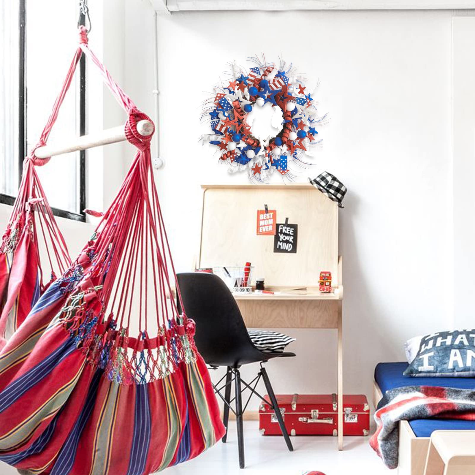 Idyllic door decor that elevates holiday ambiance with sparkling glitter accents.