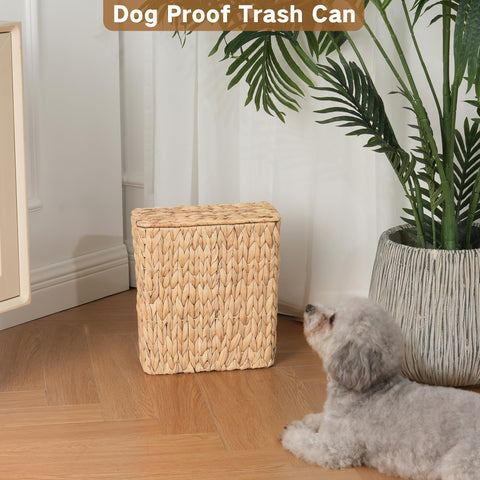 IEGrow hinged lid helps control odors and keep areas tidy.