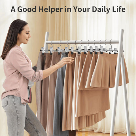 IEOKE sturdy metal construction supports heavier garments like jeans and dresses.