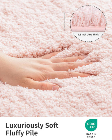 ILANGO pink Christmas bath rug anti slip bottom demonstrates secure grip on wet floors
