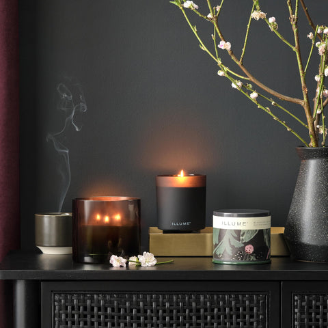 Illume packaging variation note showing unique vanity tin design