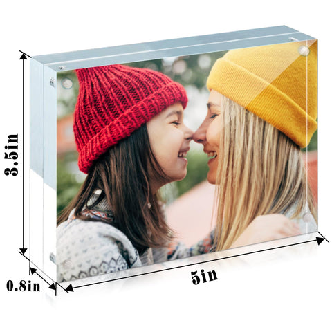 ILYXY Desktop display stand keeps memories neatly showcased.
