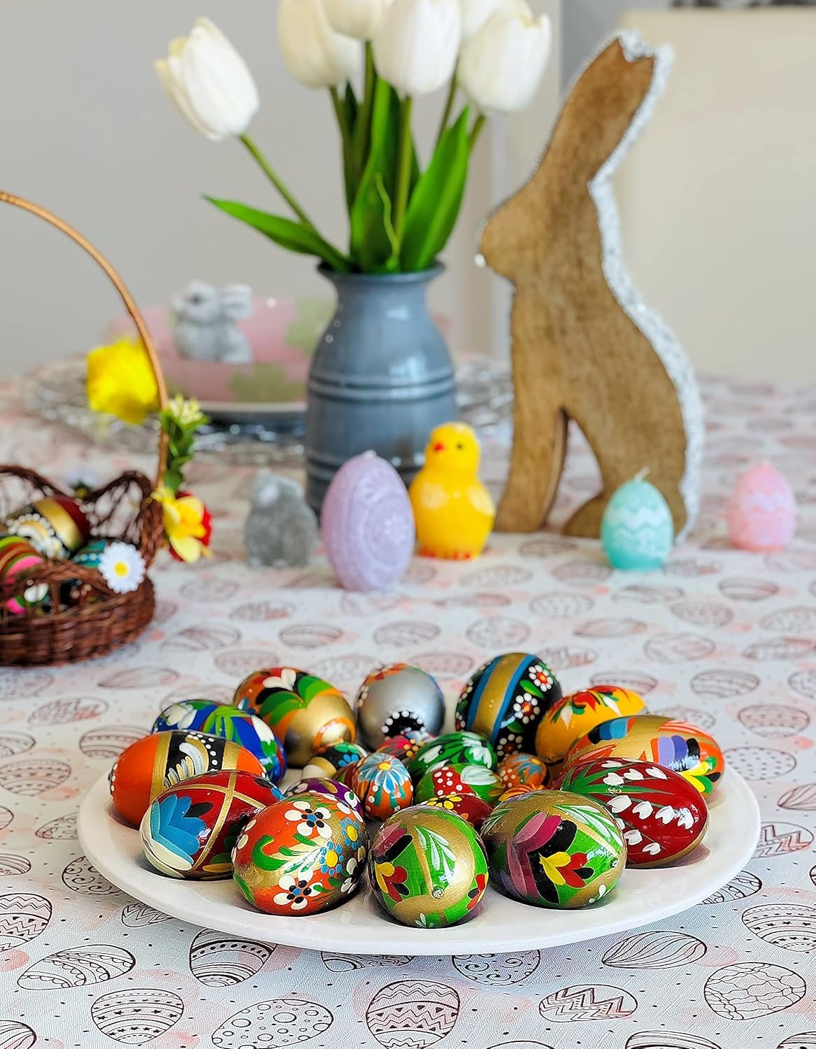 Medium sized Pisanki ideal for Easter centerpieces and gifting.