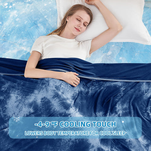 Front nylon cooling surface keeps skin drier and cooler through the night.