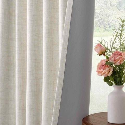 INOVADAY dark-room-effect curtains create a true blackout ambiance.