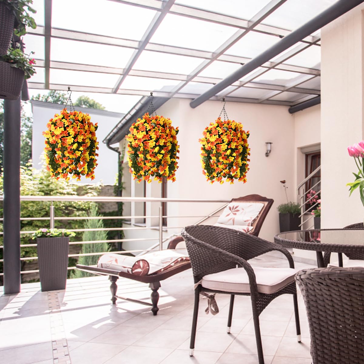 INQCMY coconut-lined 10-inch basket offers sturdy, decorative planters.