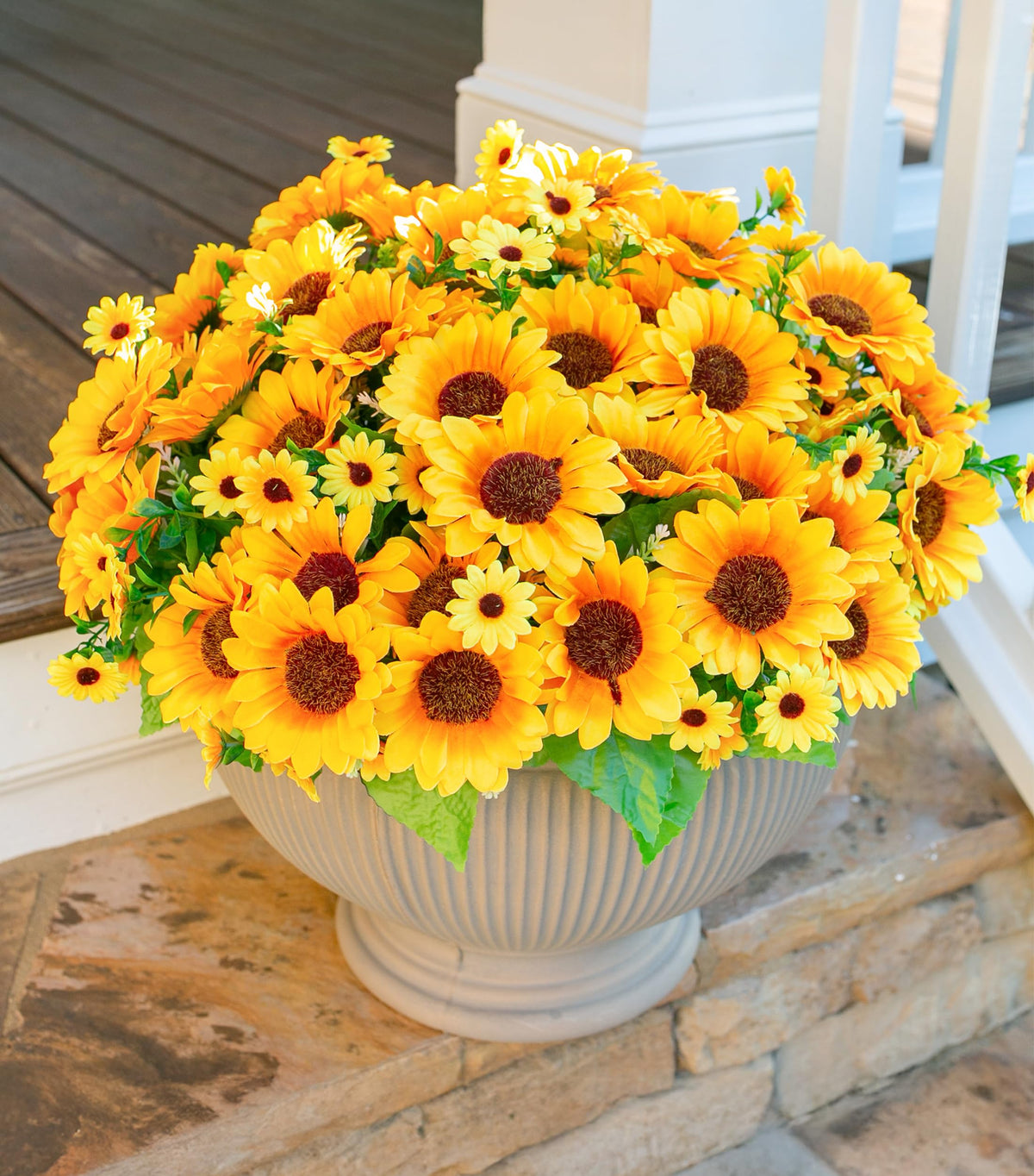 INSPRING Sunflowers 10-bundle outdoor display for vibrant, maintenance-free color.