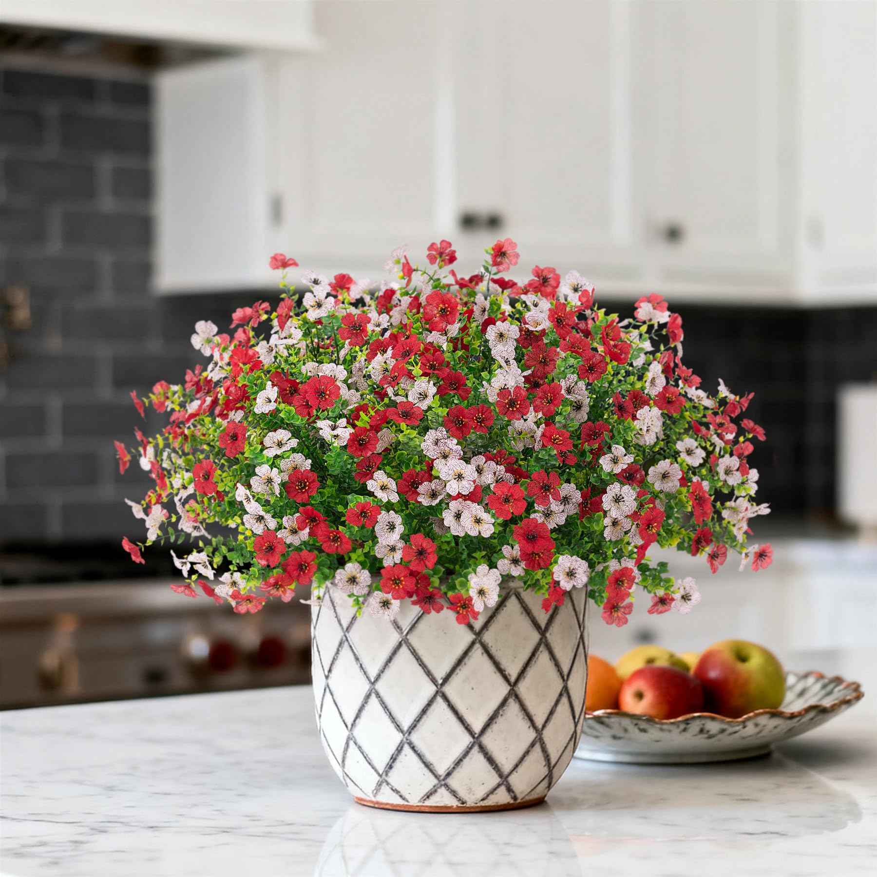 INXUGAO UV-resistant fake flowers stay bright in sunlight.