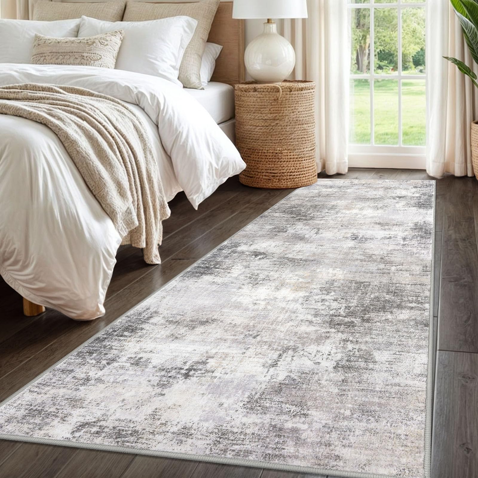 IOHOUZE non-slip backing keeps rug in place on high-traffic floors.