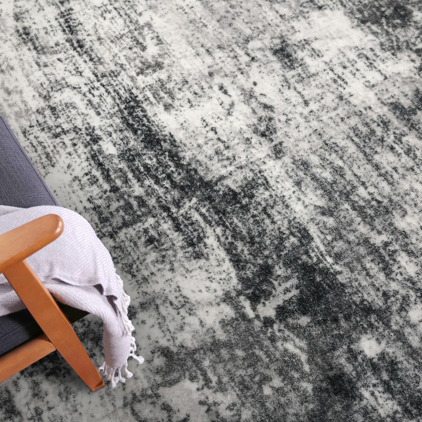 IOHOUZE non slip backing reduces shifting on high traffic floors.