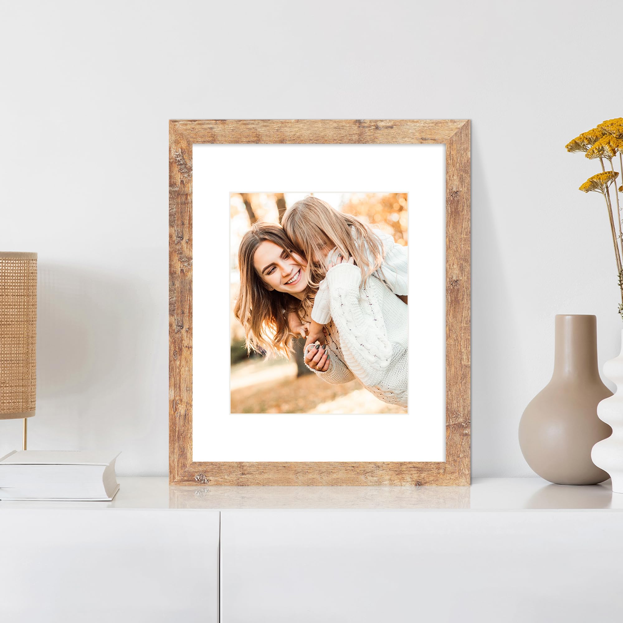 iRahmen dust moisture and scratch protection keeps frames durable.