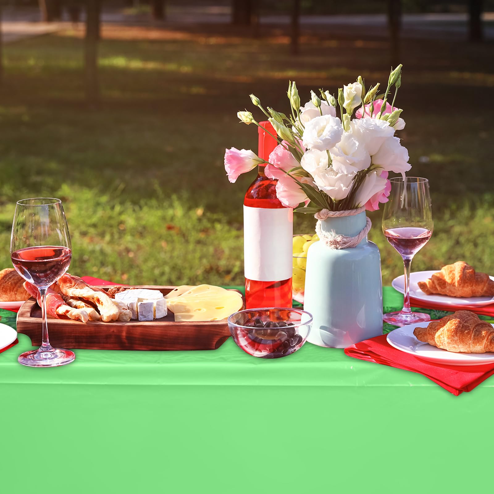 Irenare waterproof table cover protects surfaces from spills