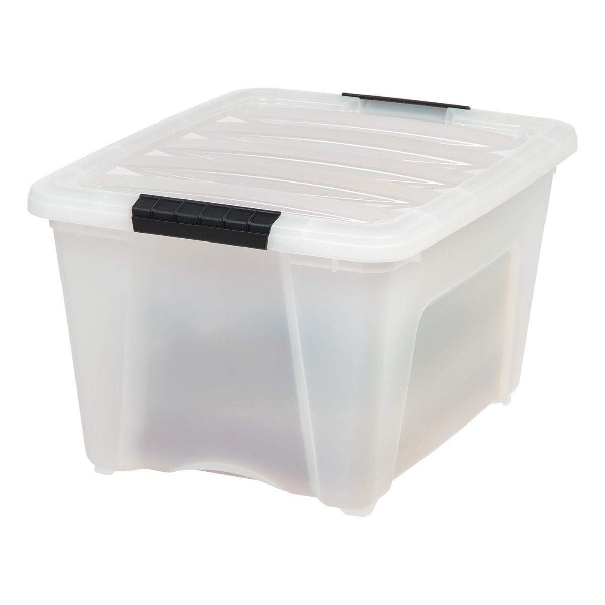 IRIS USA sturdy lid latch keeps contents secure in stacking setups.