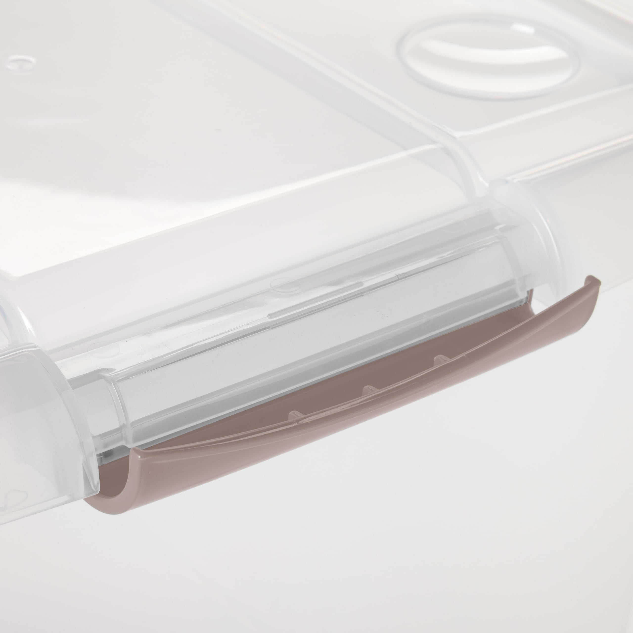 IRIS USA clear-view design makes contents visible without opening the lid.