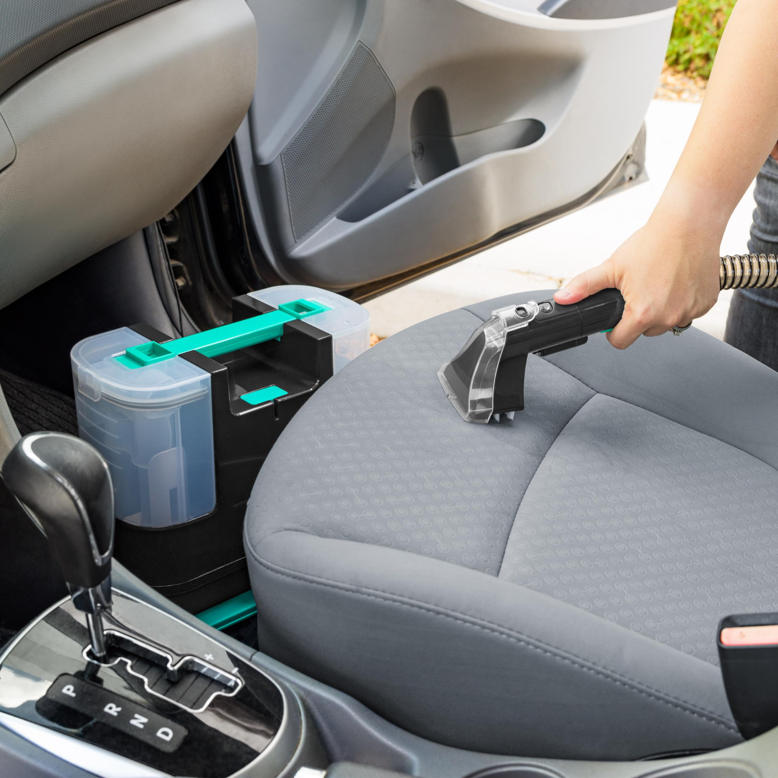 IRIS USA easy-carry ergonomic handle for comfortable, quick spot cleaning