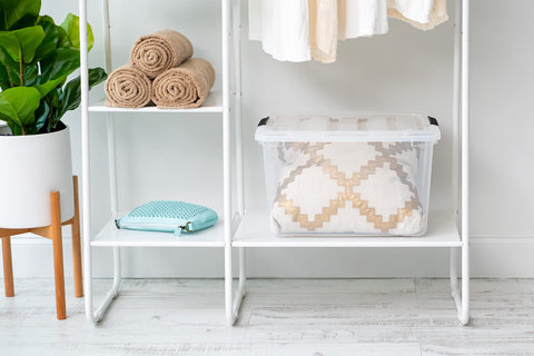 IRIS USA pull handle enables smooth shelf access.