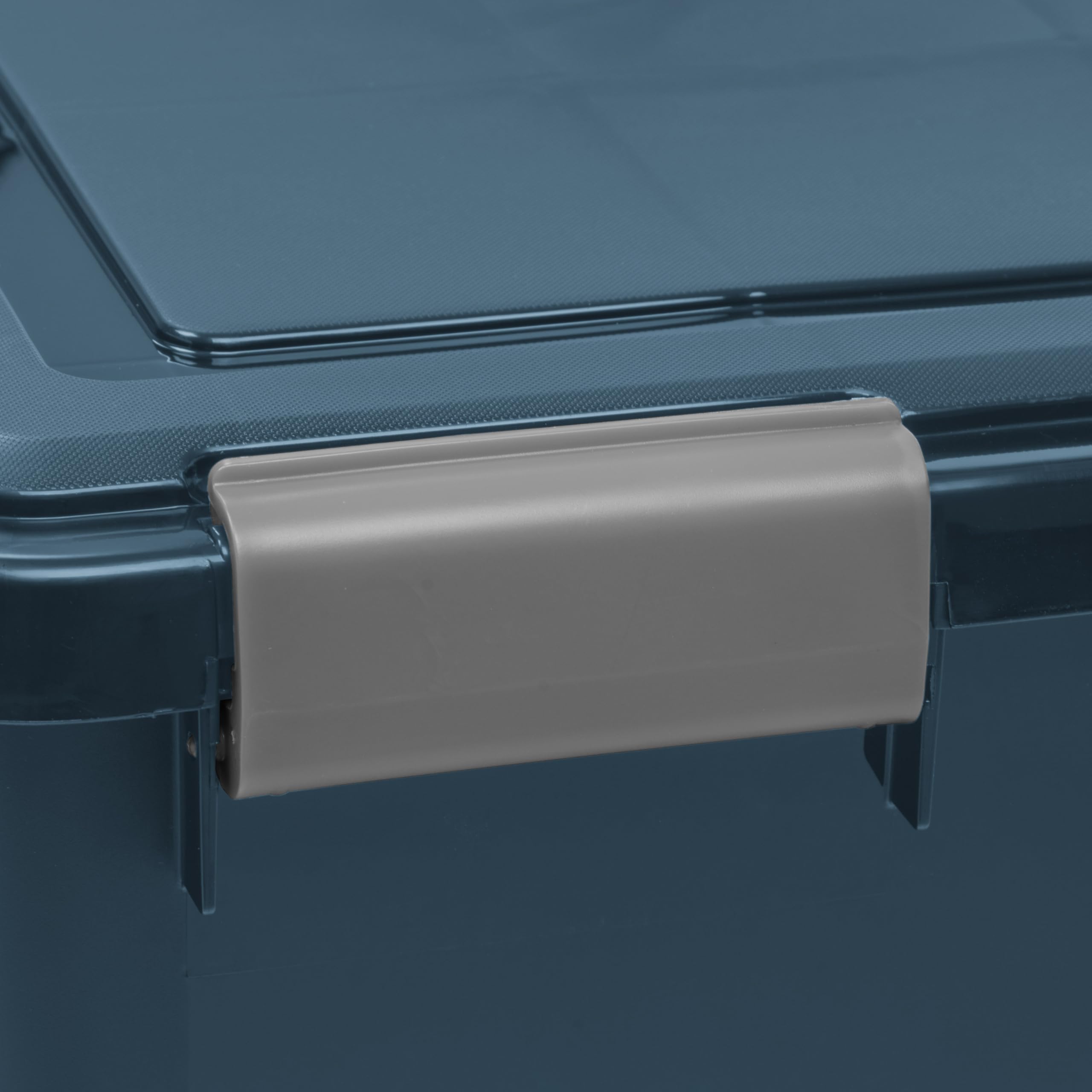 IRIS WeatherPro gasket-seal bin highlighting moisture protection for documents and textiles.