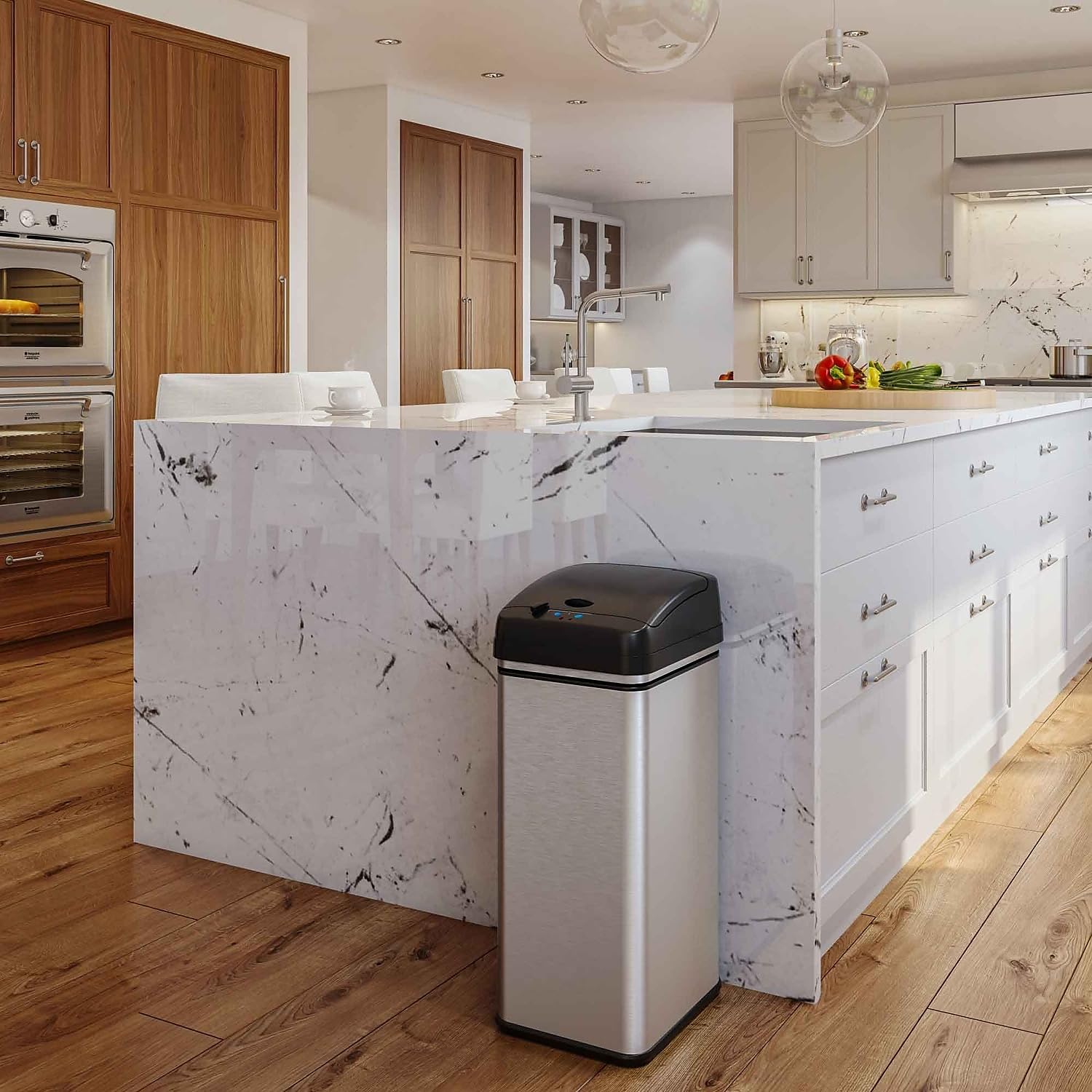 iTouchless 50L no-inner-bucket design enhances usable capacity