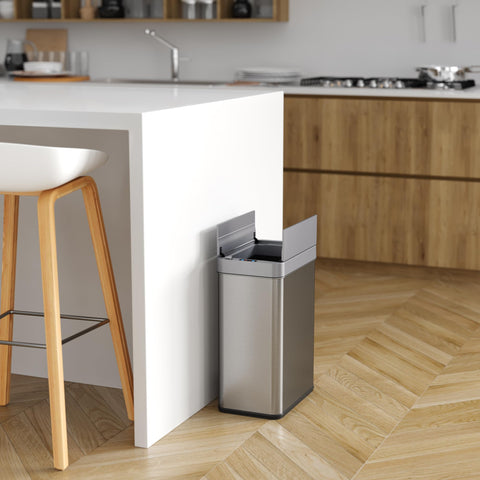 iTouchless Smudge-proof stainless steel finish stays sleek and easy to clean