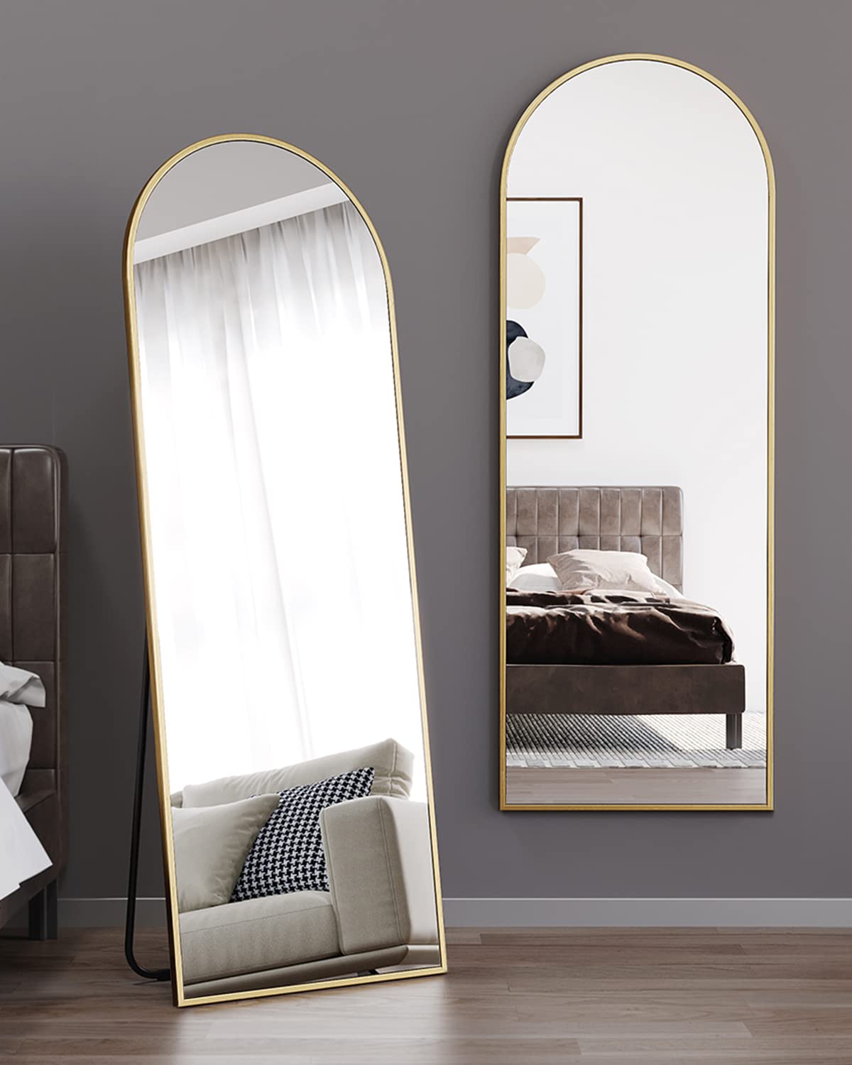 ITSRG wall-mounted gold mirror saves space while offering versatile installation.