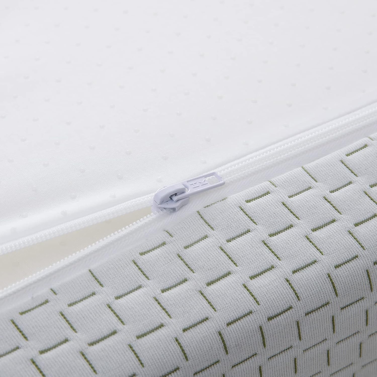 IULULU ships compressed in a box for easy, tool-free setup.