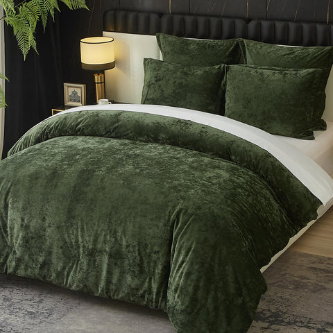 Ivellow velvet comforter reverse with brushed microfiber for soft, breathable warmth.