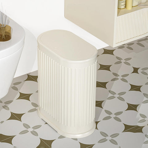 IVTUVTI easy-clean surface cleans with a cloth.
