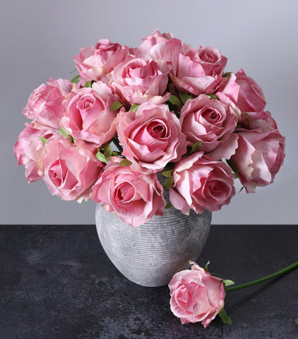 Ivydale 18pcs pink roses bouquet with lifelike silk petals for elegant wedding decor.