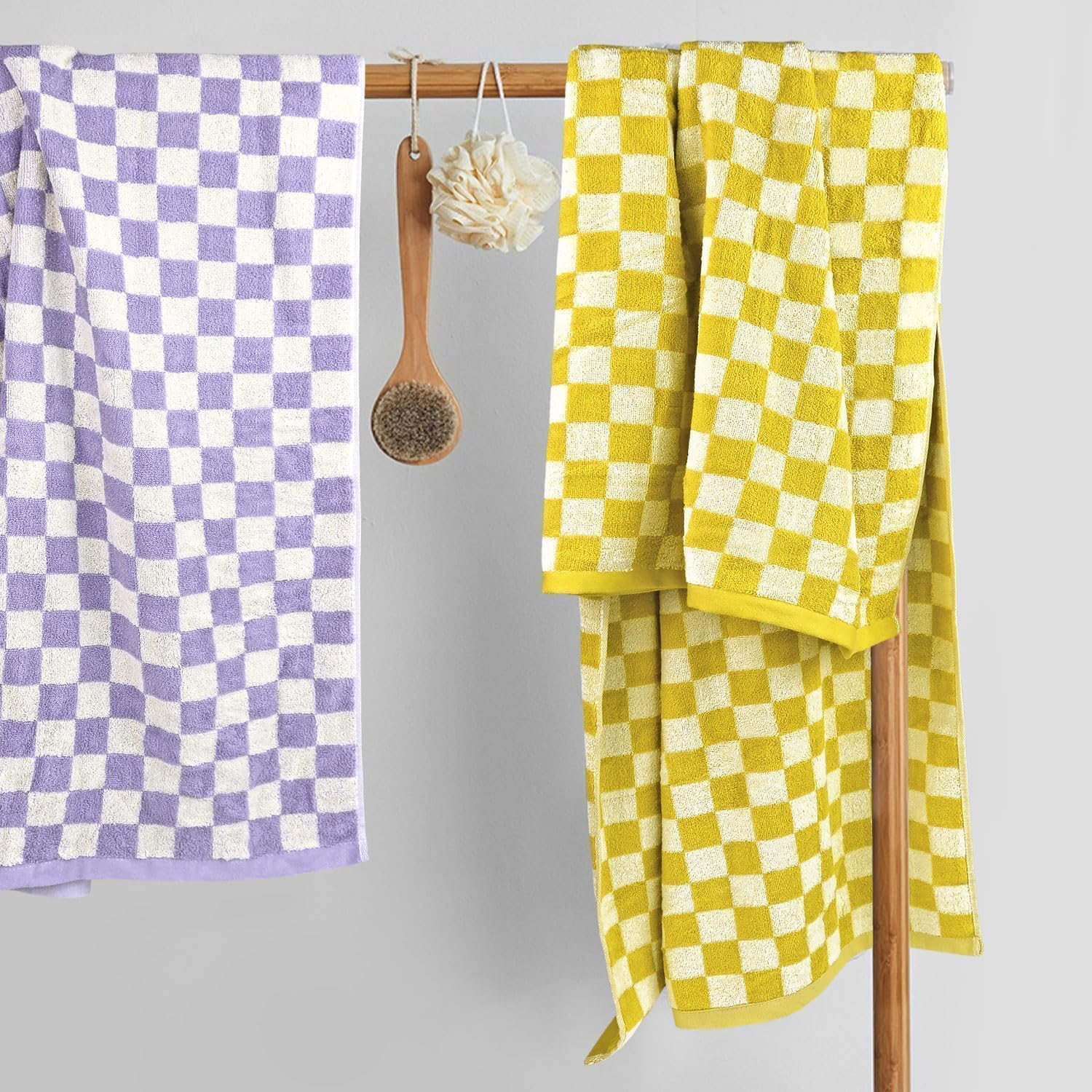 Jacquotha towel lightweight 0.88 lb with reinforced edges for durability.