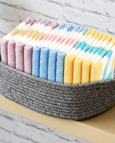 Jacquotha bulk-pack cotton washcloths, ideal for gym, travel, and family use.