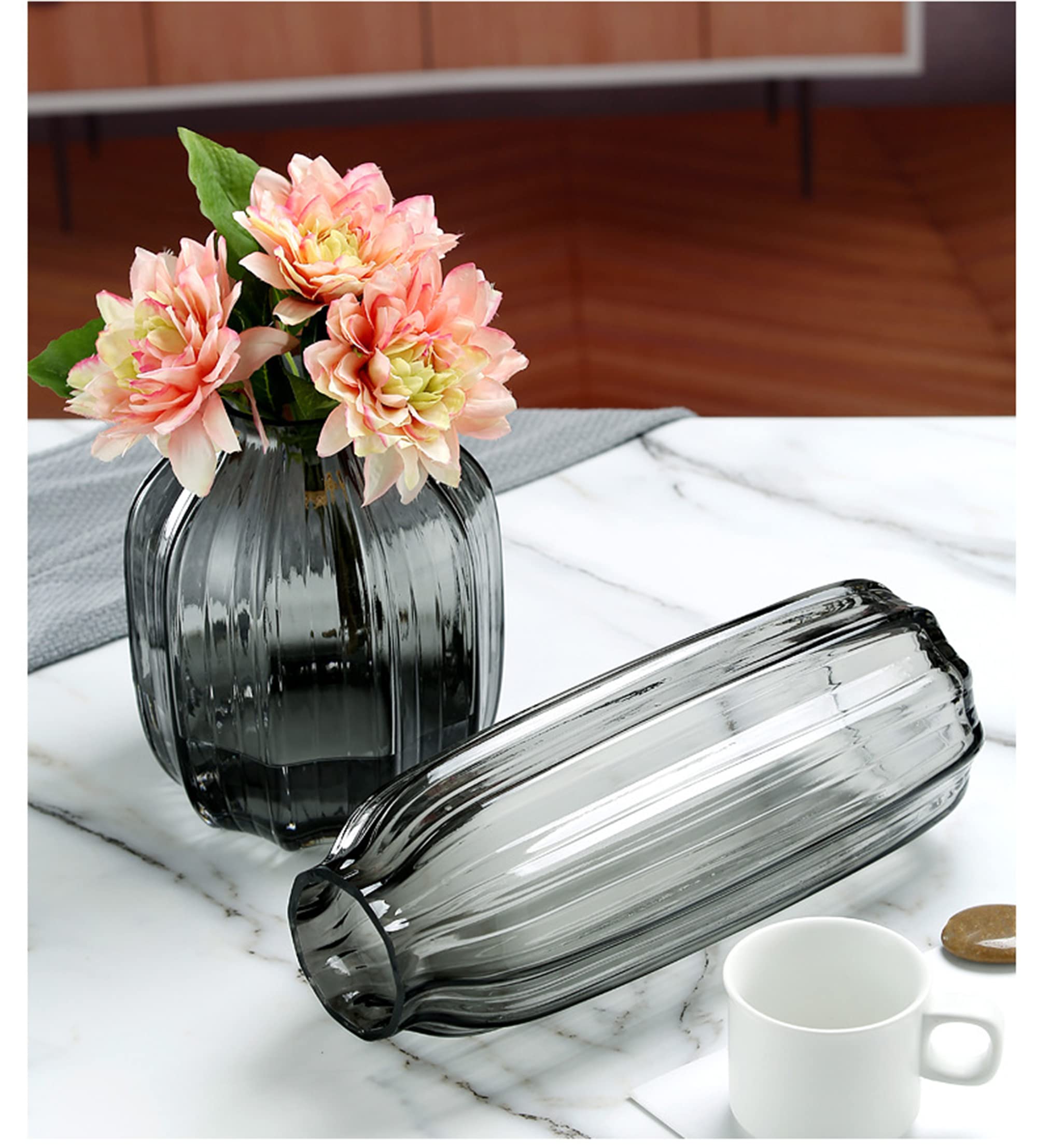 JAKY-Global packaged vase, securely wrapped to prevent transit damage.