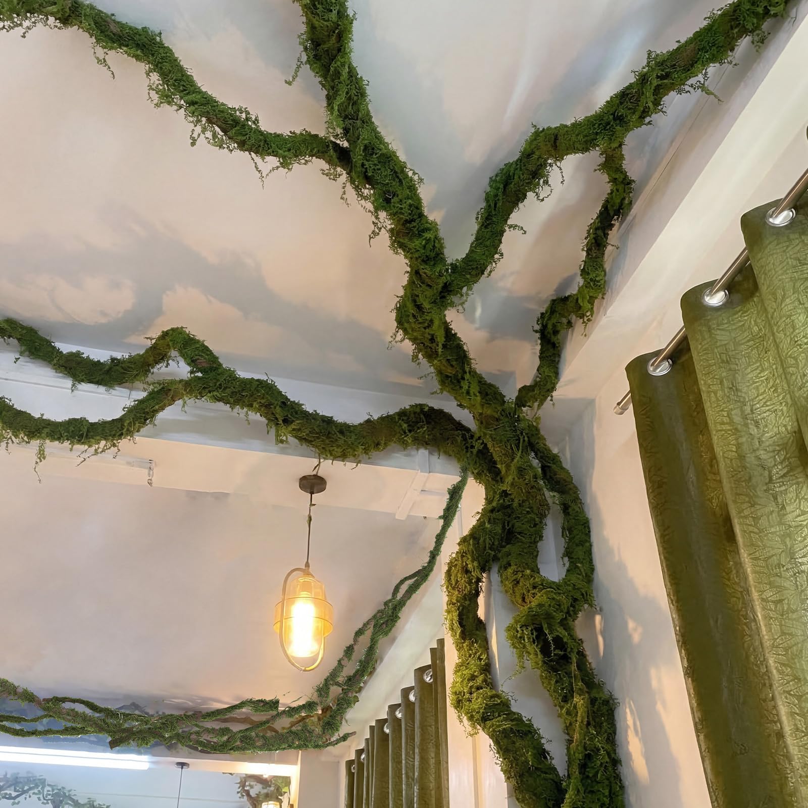 Janinka vines come with ties for quick, tidy decorating.