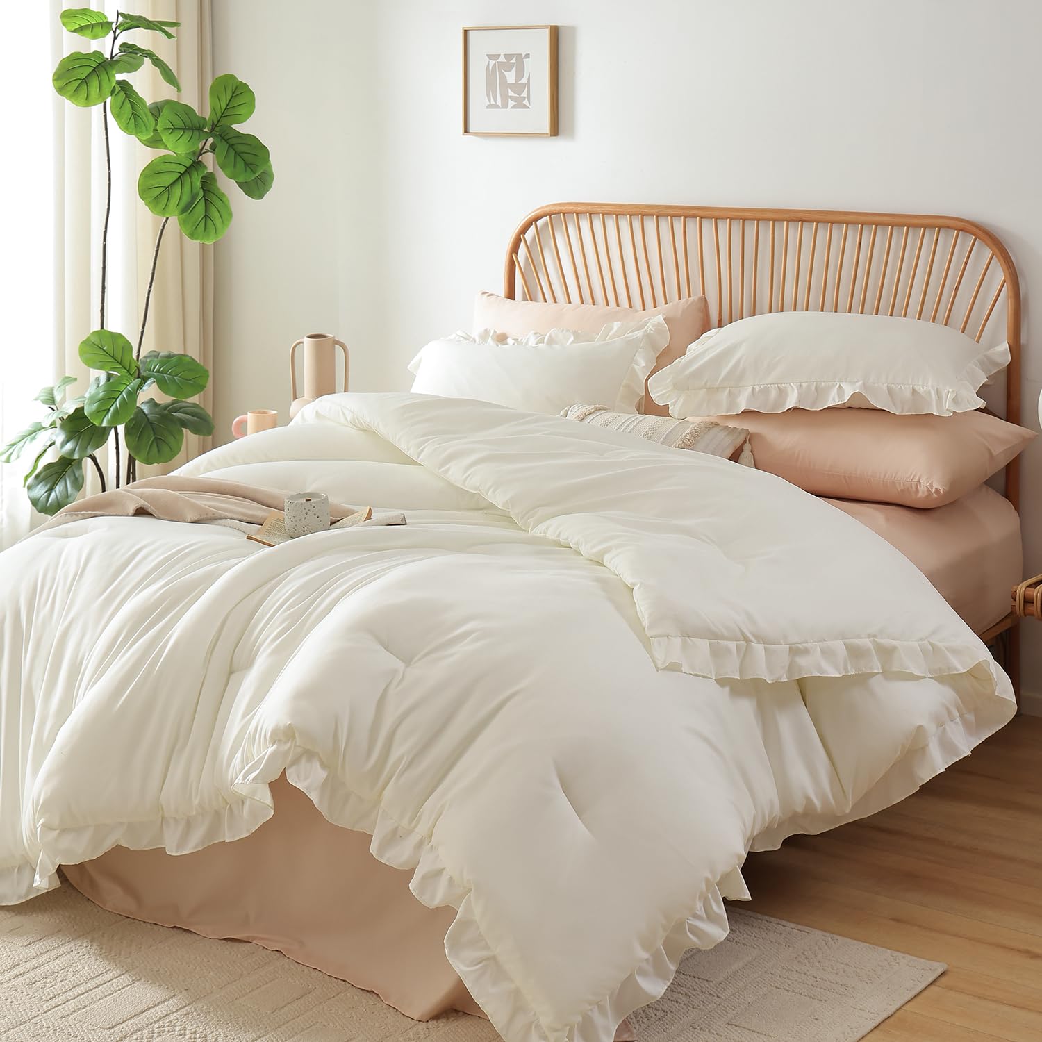 JANZAA White comforter care: machine washable for real-life convenience.