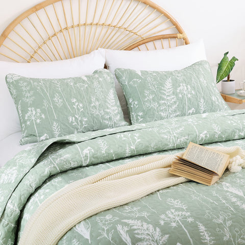 JANZAA boho floral design quilt adds vibrant style to any room