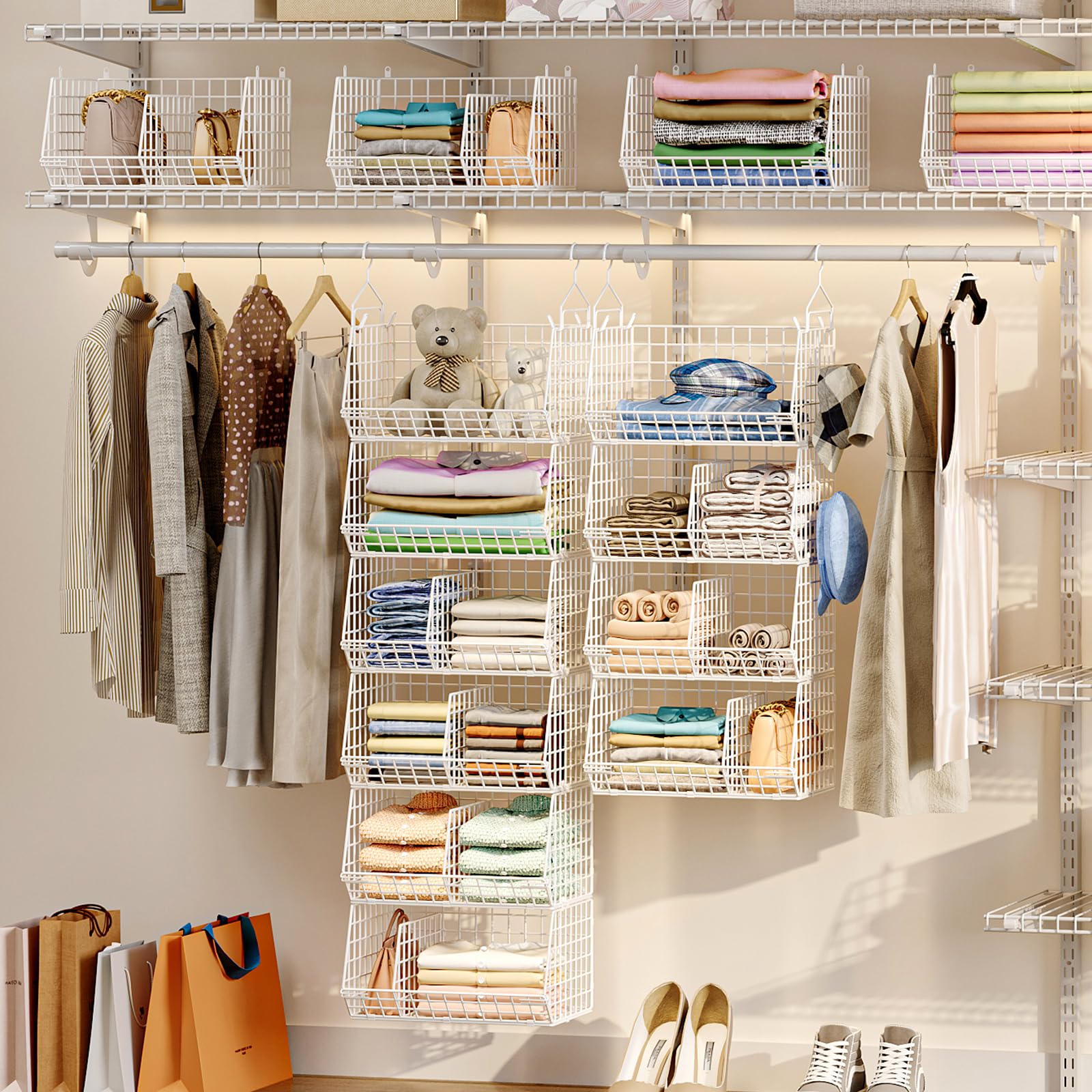 Jautokerdar hanging shelf with dividers helps separate outfits neatly.