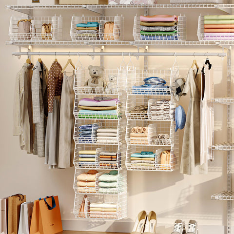 Jautokerdar hanging shelf with dividers helps separate outfits neatly.