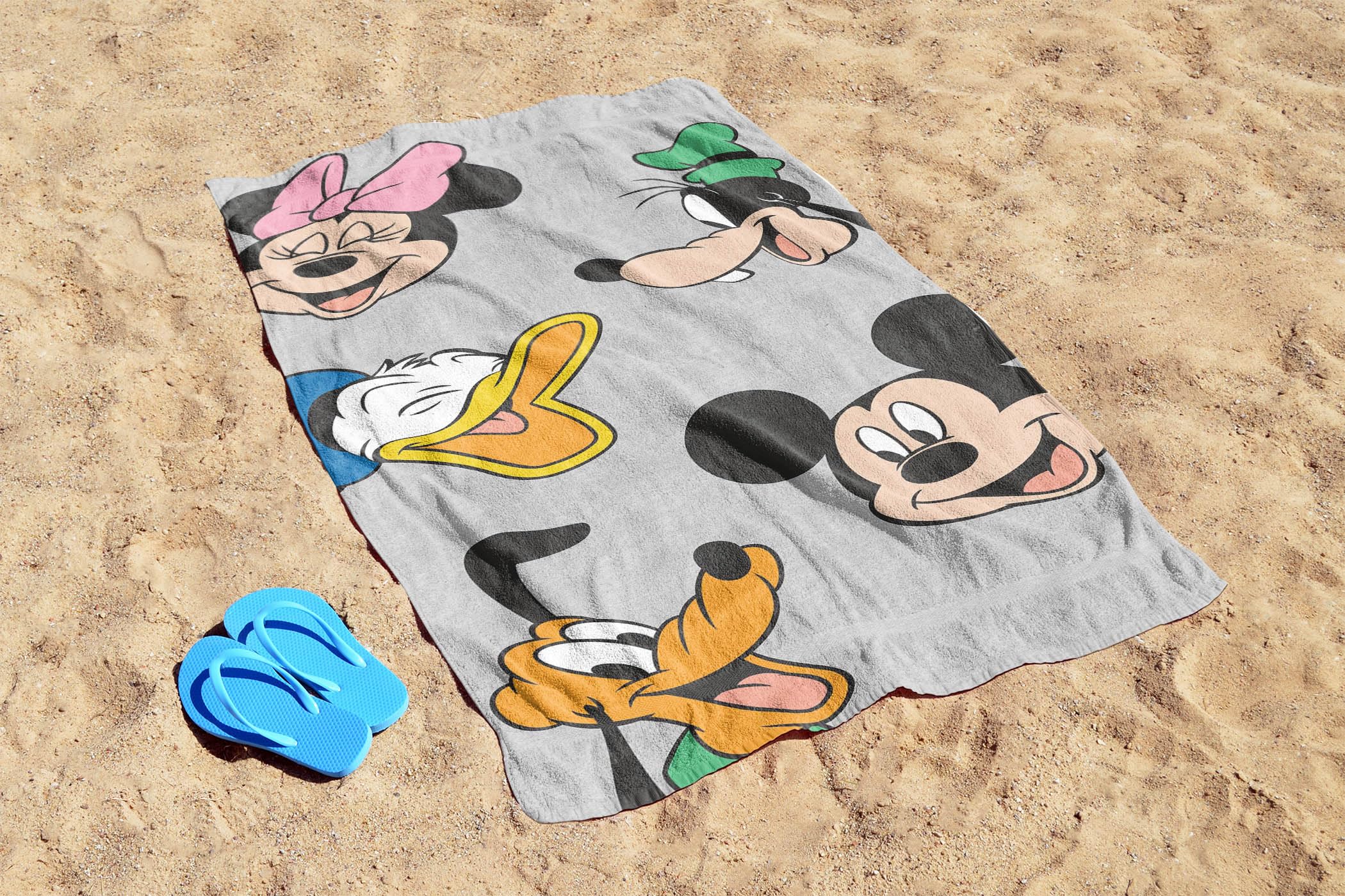 Jay Franco towel close-up shows vivid Disney print and durable colors.