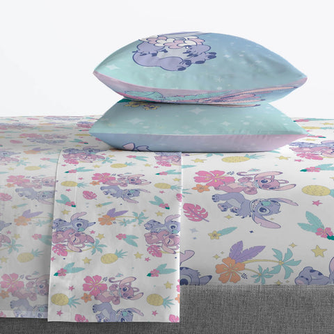 Jay Franco Disney Lilo & Stitch design brings cheerful vibes to any bedroom.
