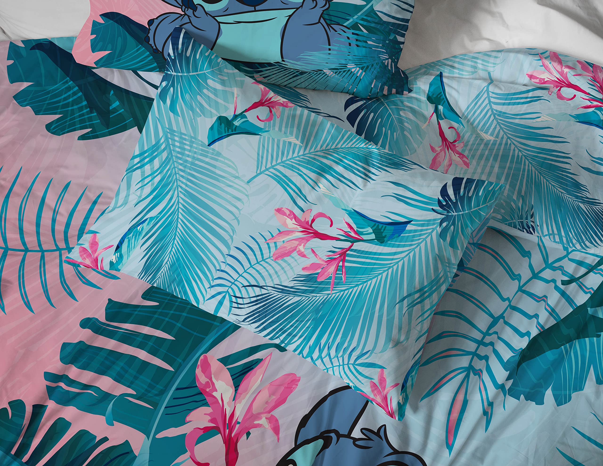 Jay Franco Disney pillowcases and shams complete the coordinated set for a cohesive look.