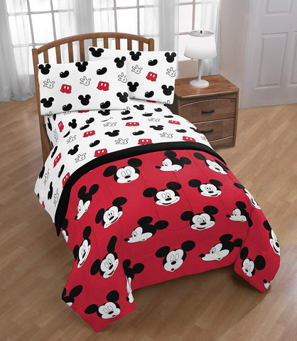 Machine-washable Jay Franco bed set makes laundry quick and easy
